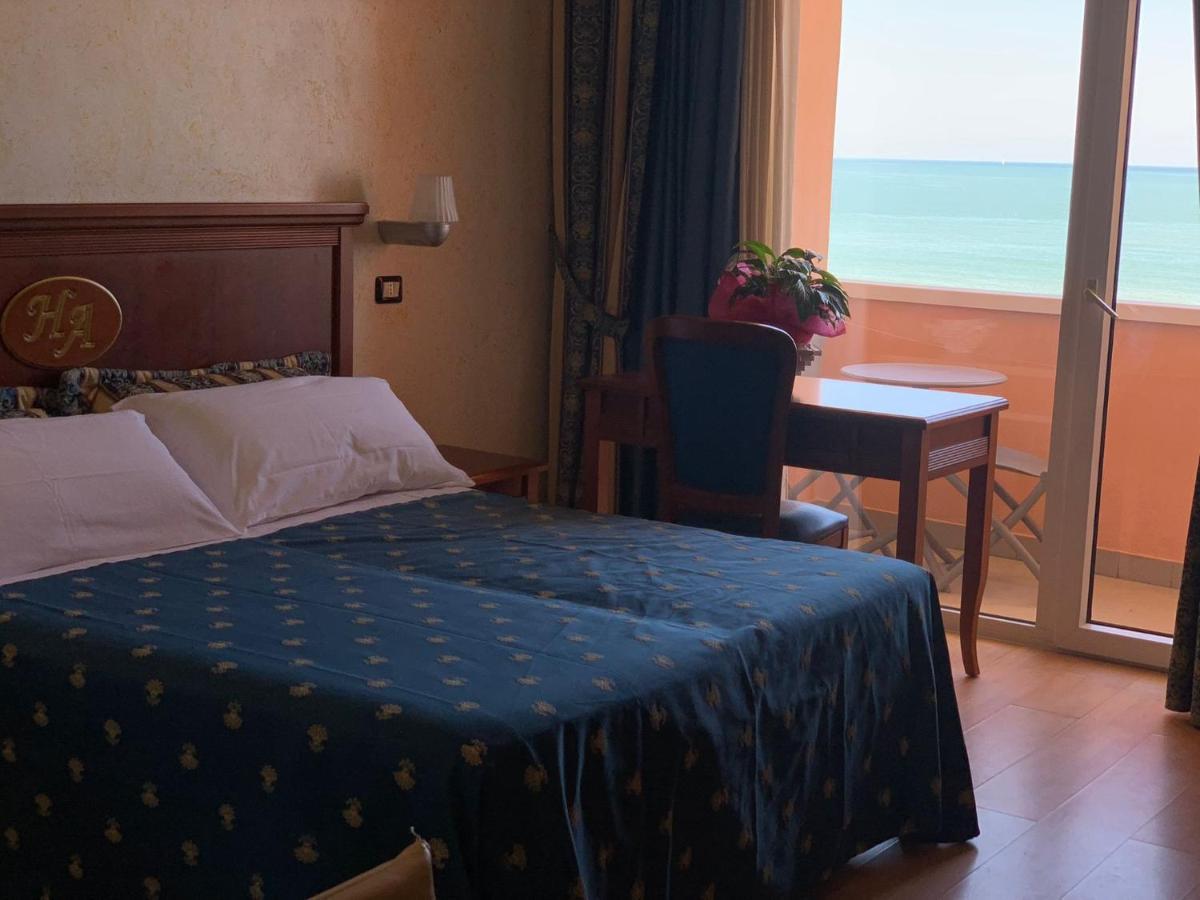 Hotel Alexander Resort Rimini Exterior foto